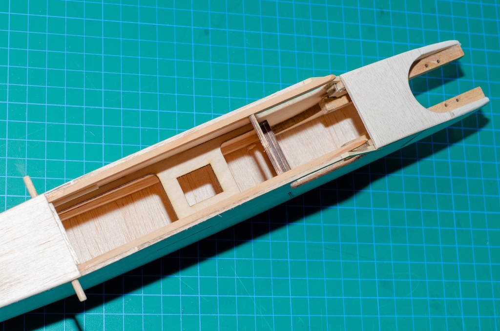 Topsy Graupner - Fuselage Servo mount